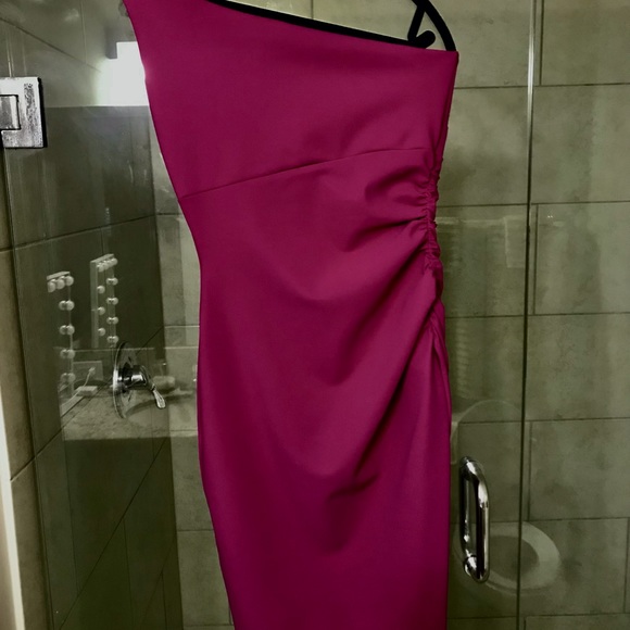 Chiara Boni Italian made Look like you just walked off the runway! Gorgeous - Picture 5 of 13